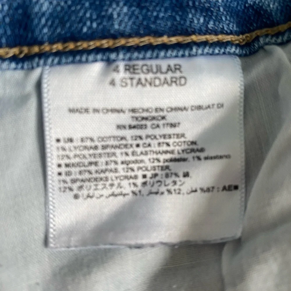 Old Navy Women’s Boyfriend Style Jean Shorts Size 4